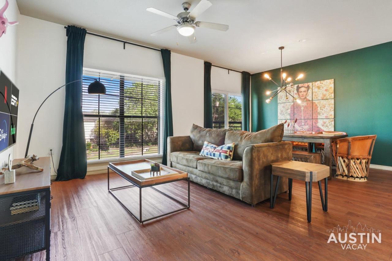 Stylish 4Br With Smart Tv And Free Garage Parking Apartment Austin Bagian luar foto