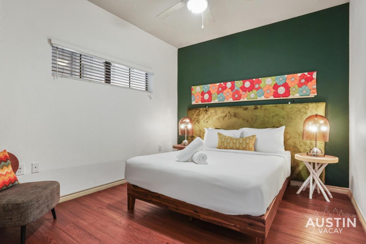 Stylish 4Br With Smart Tv And Free Garage Parking Apartment Austin Bagian luar foto