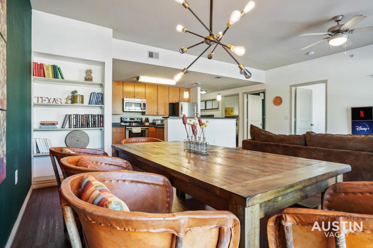 Stylish 4Br With Smart Tv And Free Garage Parking Apartment Austin Bagian luar foto